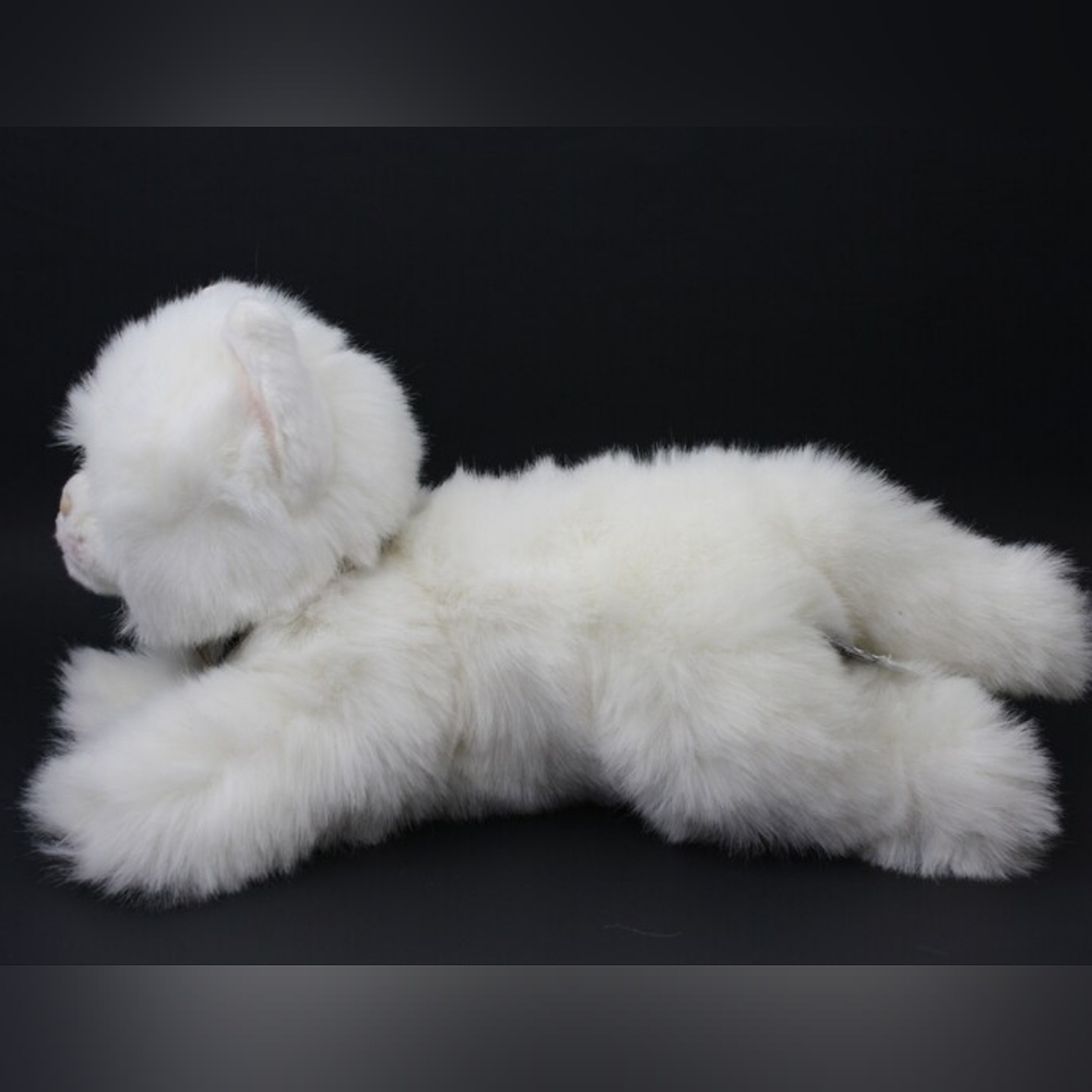 Vintage Yomiko Classics Persian Cat Plush, White with Green Eyes - Picture 2 of 7